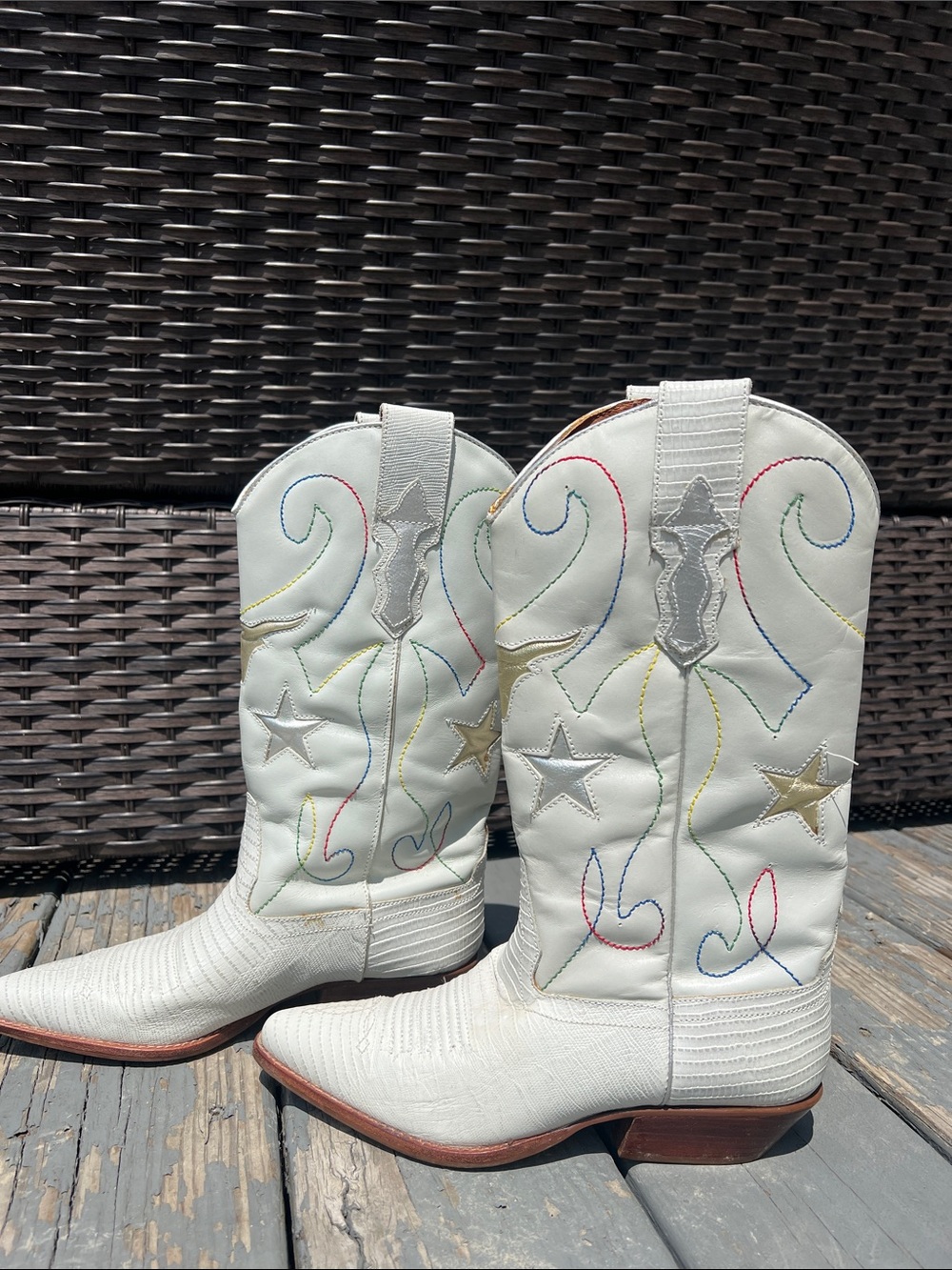 Nine West White Western Embroidered Star Boots